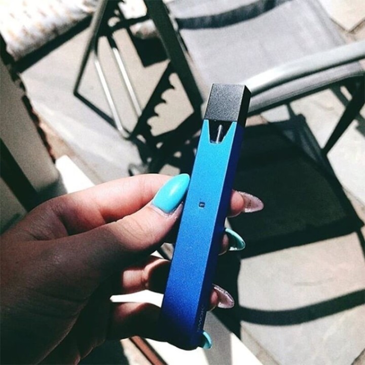 Smok Fit Pod Mod Mavi, kompakt ve taşınabilir elektronik sigara cihazı.